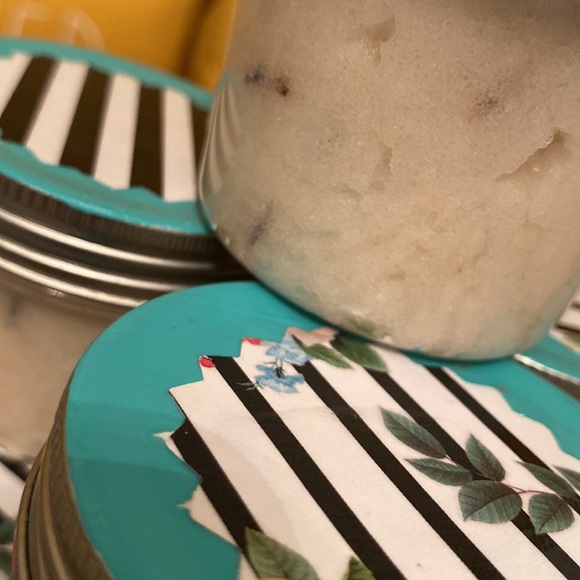 🛍 Lavender Face Scrub 🤗❤️⭐️🛍 - Picture 6 of 8